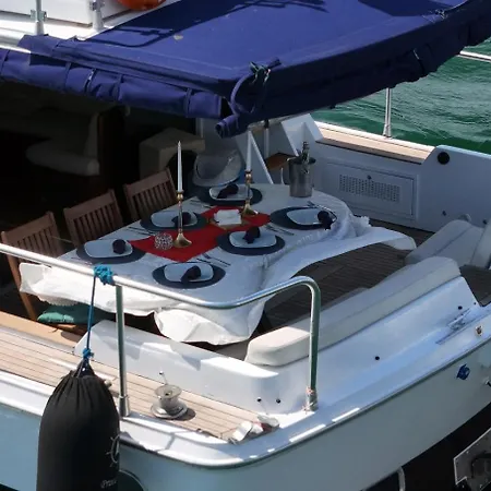Tekne Pruva Yacht *