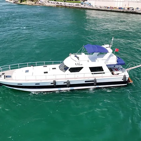 Botel Pruva Yacht
