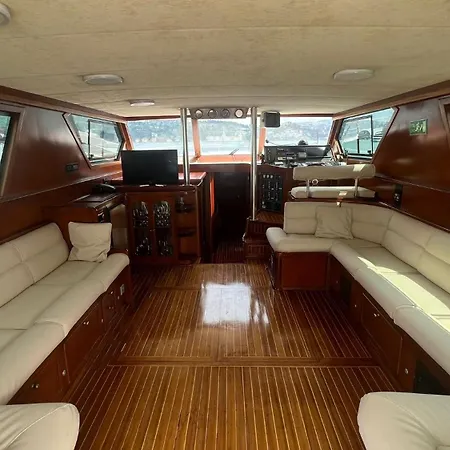 Pruva Yacht Hotel en barco *